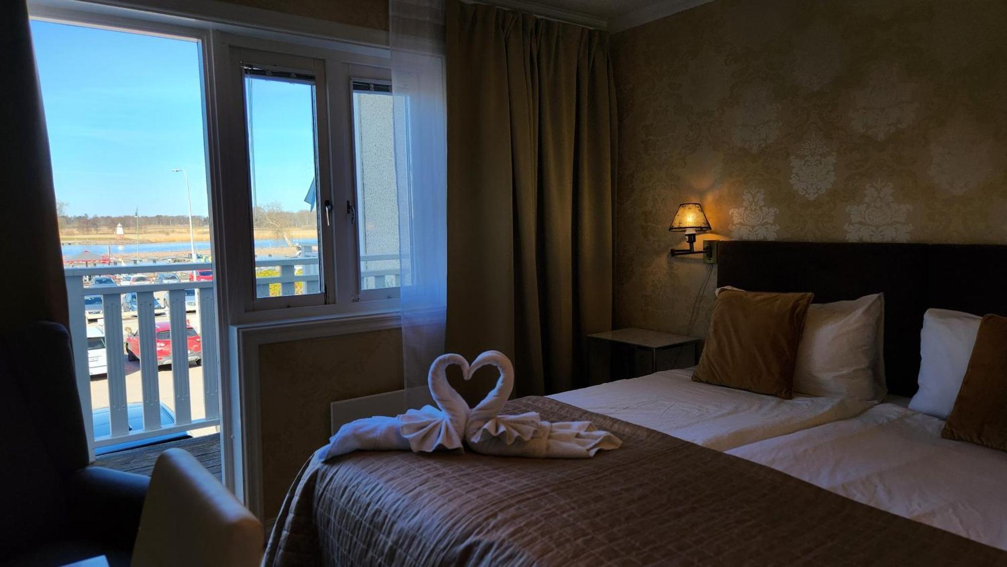 Vaenerport Lakefront Hotell Mariestad Bagian luar foto