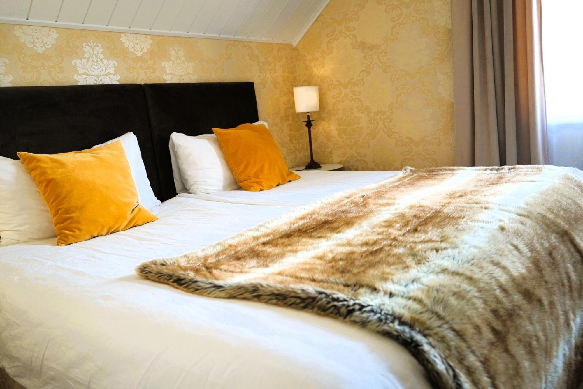 Vaenerport Lakefront Hotell Mariestad Bagian luar foto