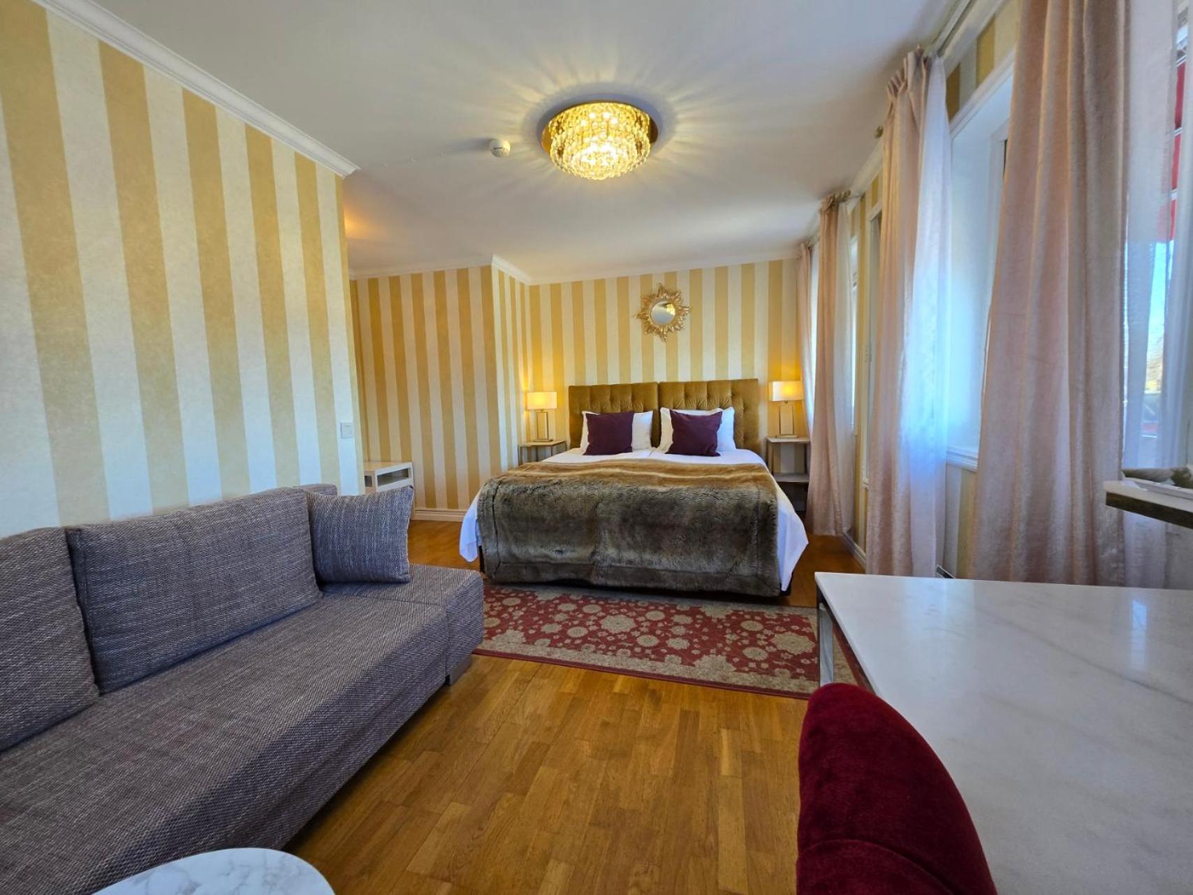 Vaenerport Lakefront Hotell Mariestad Bagian luar foto