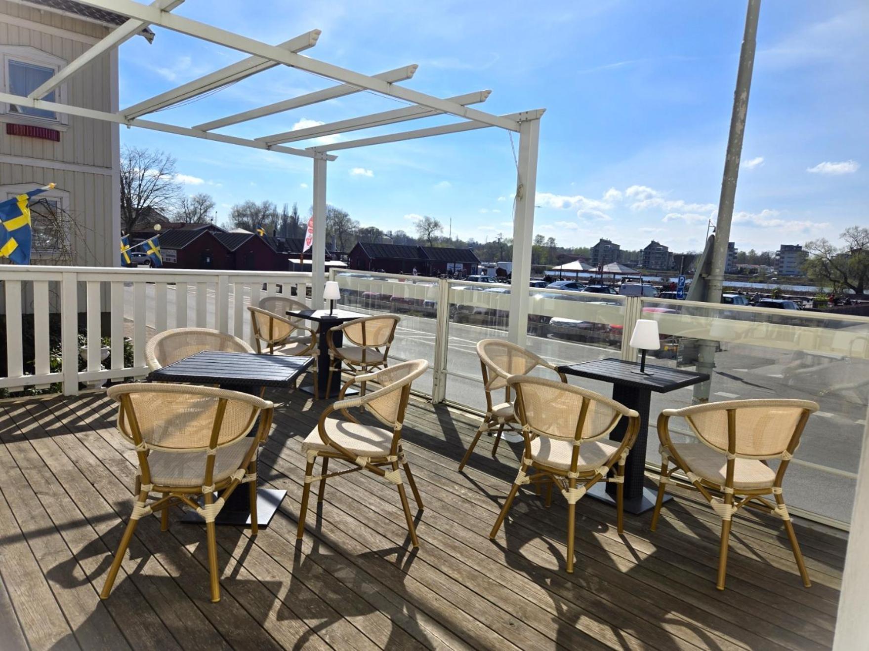 Vaenerport Lakefront Hotell Mariestad Bagian luar foto