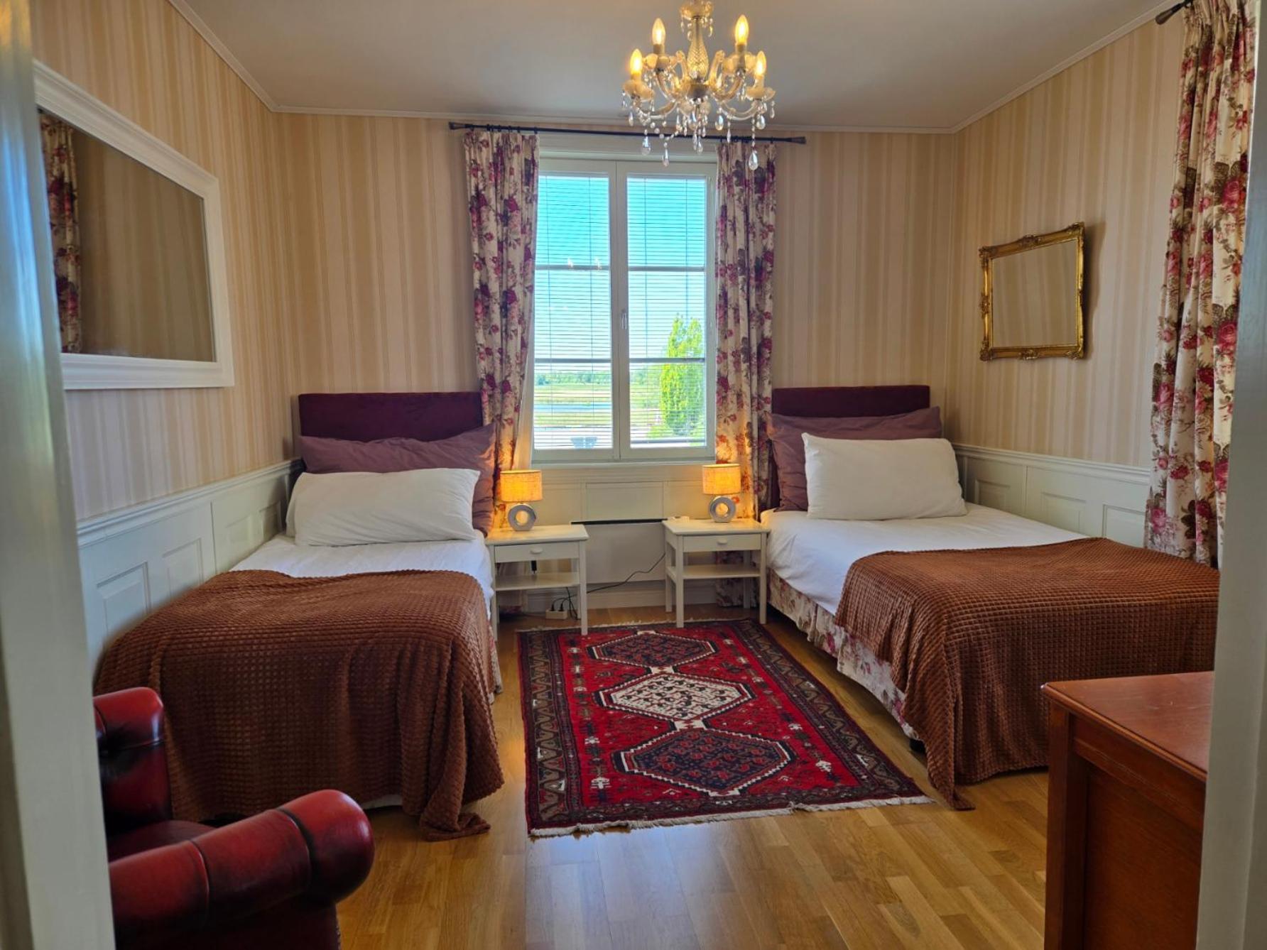 Vaenerport Lakefront Hotell Mariestad Bagian luar foto